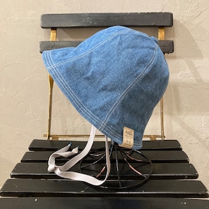 DENIM TULIP HAT