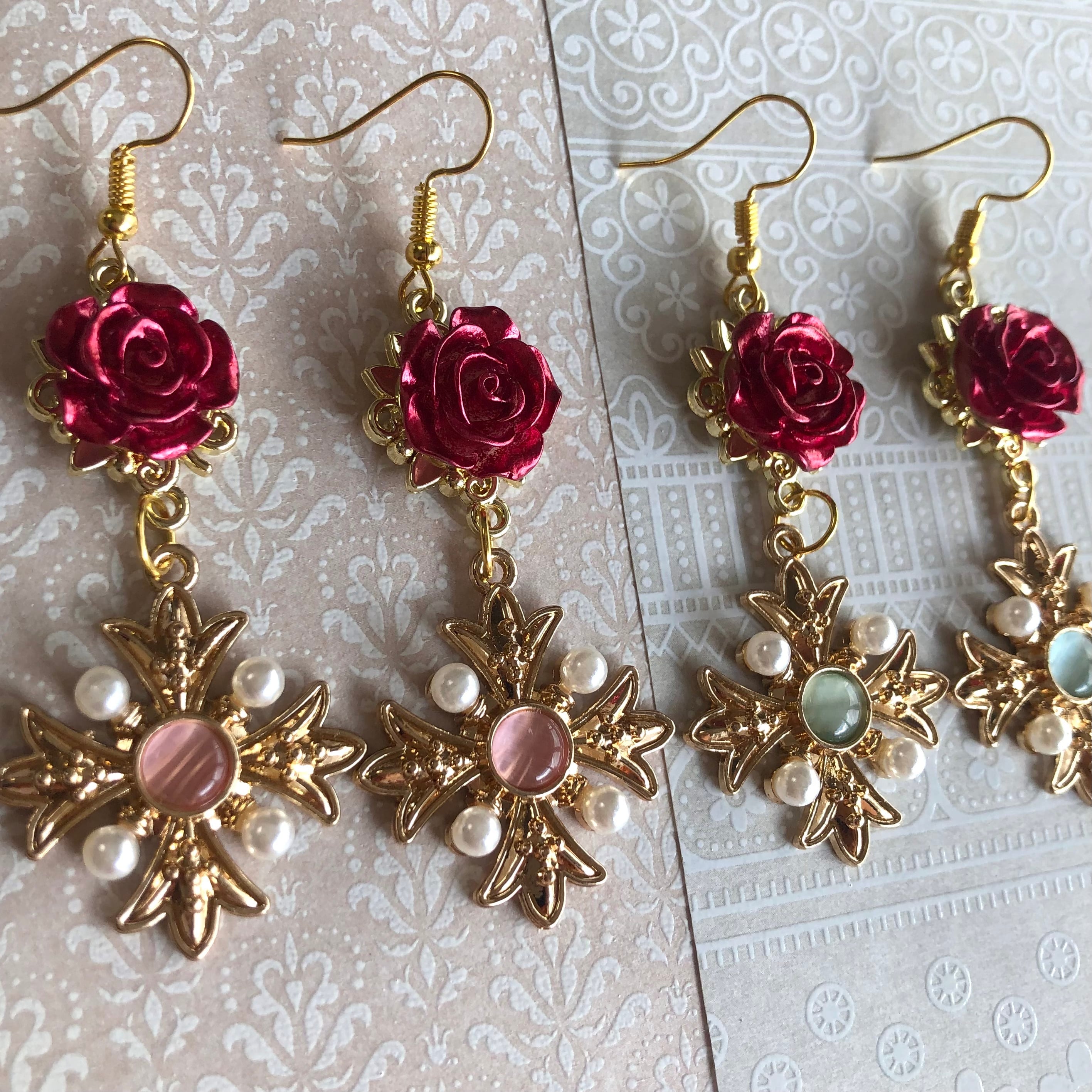 赤い薔薇のバロック調ピアス/イヤリング | Agressens 赤い薔薇のバロック調ピアス/イヤリング | Agressens