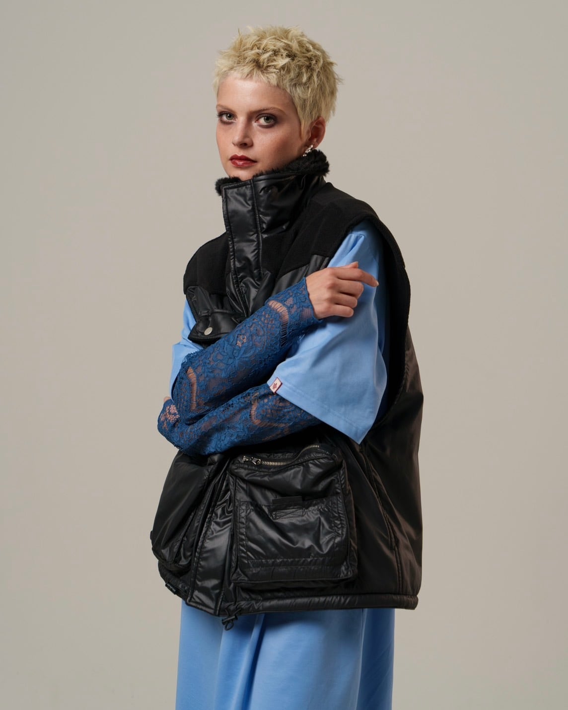 Glossy Hybrid Vest / Black