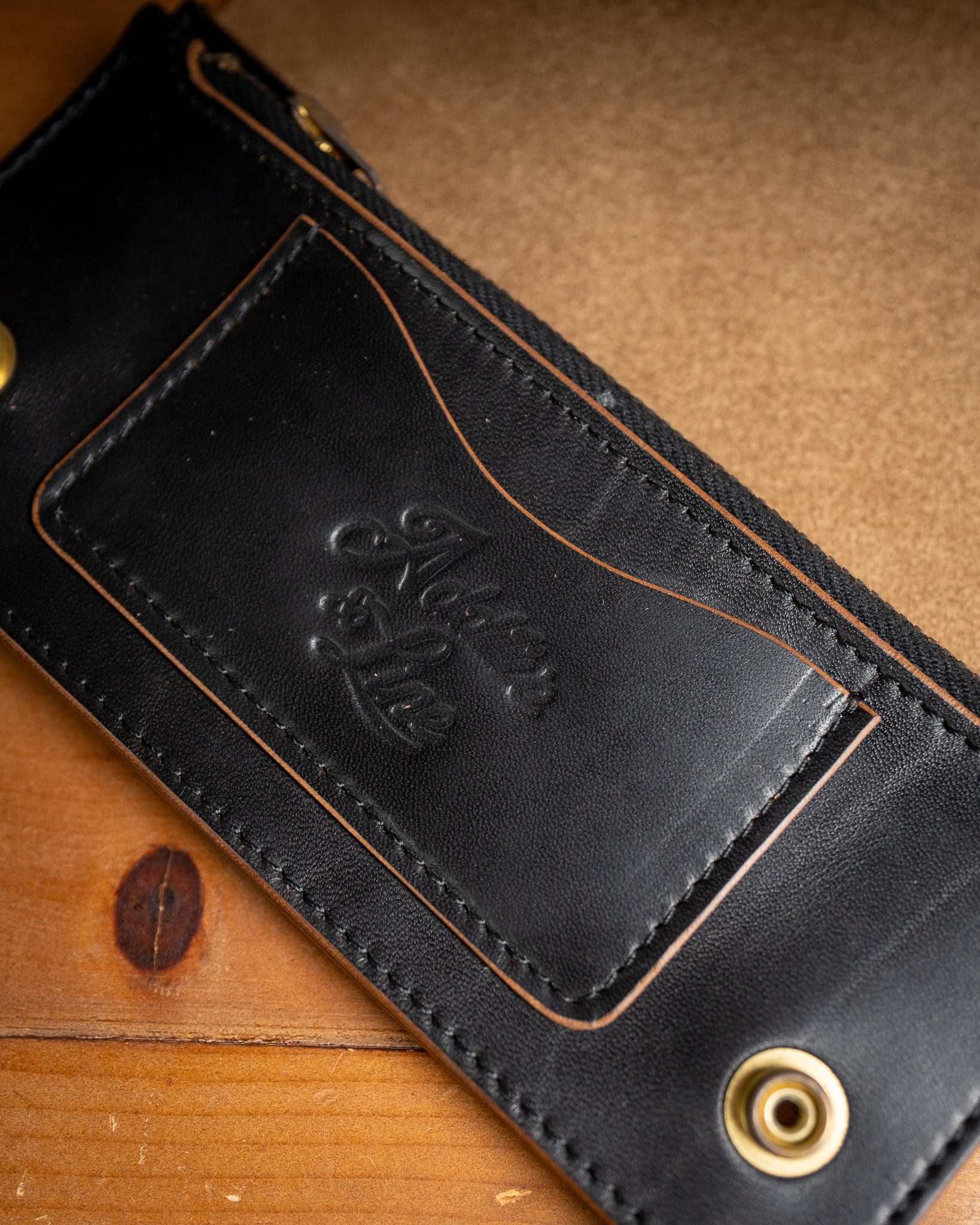 Additive and Line】Tracker Wallet TW-004 Maryam Horse Butt 3層