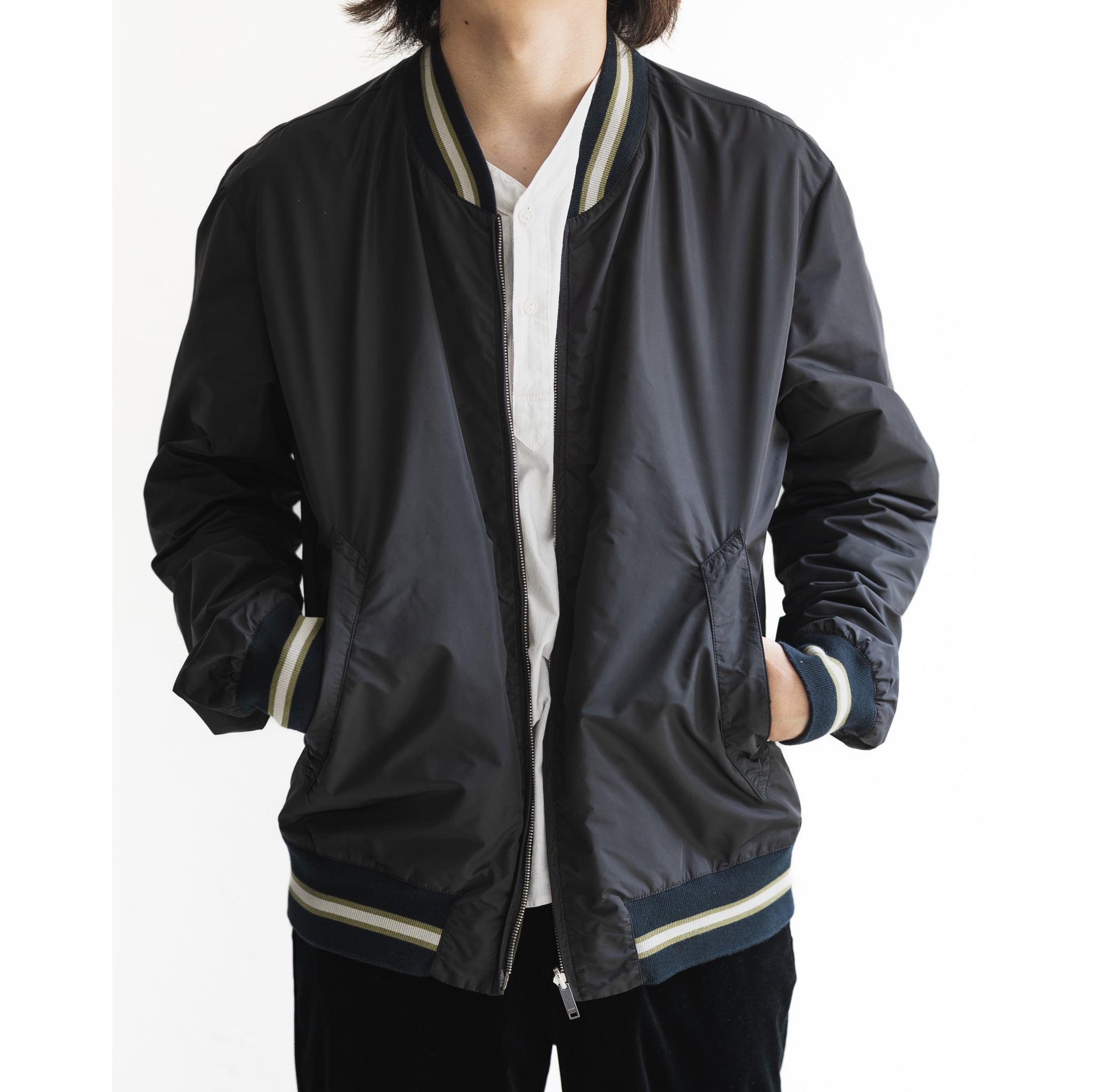 ジャケット・アウター GUCCI Reversible Nylon Bomber Jacket 8457a58cb27e4221dd49a23e0e18e5