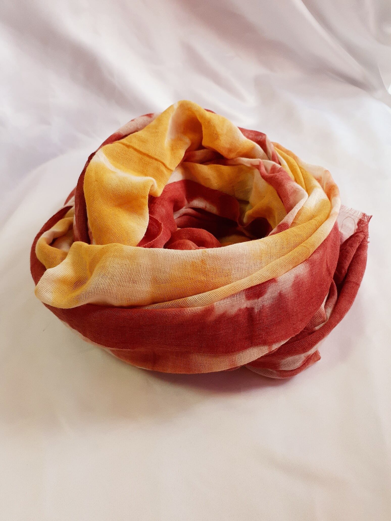 手染めのふんわりストール(ベンガラ染め)