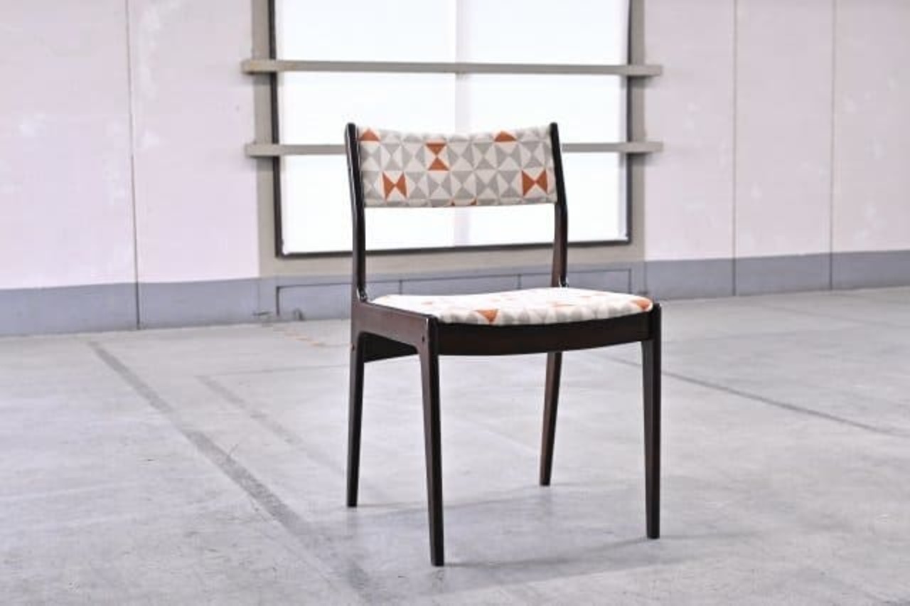 北欧家具 ヨハネスアンダーセンデザイン ダイニングチェア ファブリック Johannes Andersen リビング 椅子 食卓 デンマーク アームレス【中古家具/中古インテリア/USED家具ユーズド家具/リサイクル】