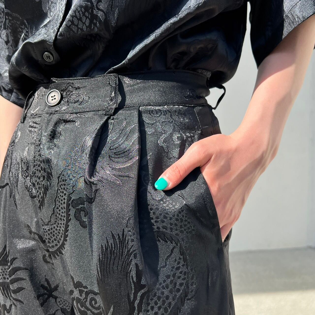 dragon pattern front tuck pants_LN01188
