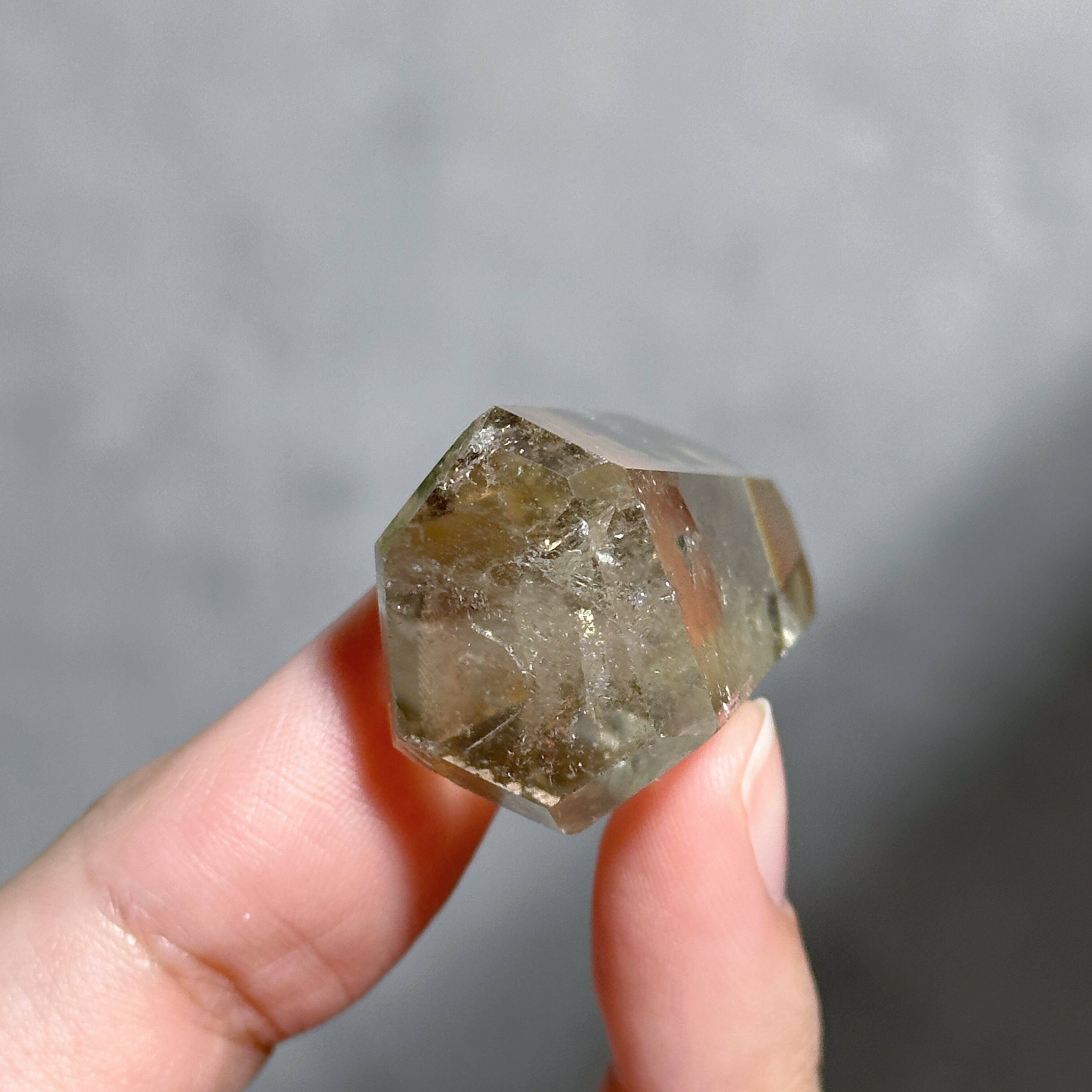 虹◎シトリン（黄水晶） タワー31◇ Citrine ◇ 天然石・鉱物