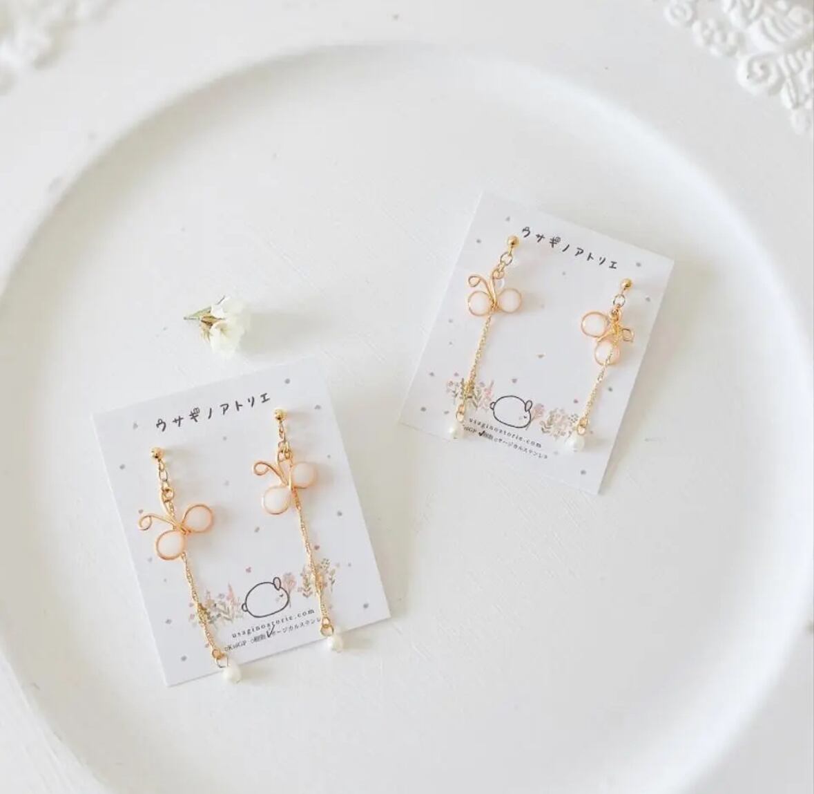 揺れるちっちゃなモンシロチョウˎˊ˗ ピアス.イヤリング