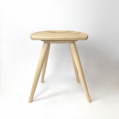 ムーンスツール挽脚　クルミ　Moon stool - Walnut