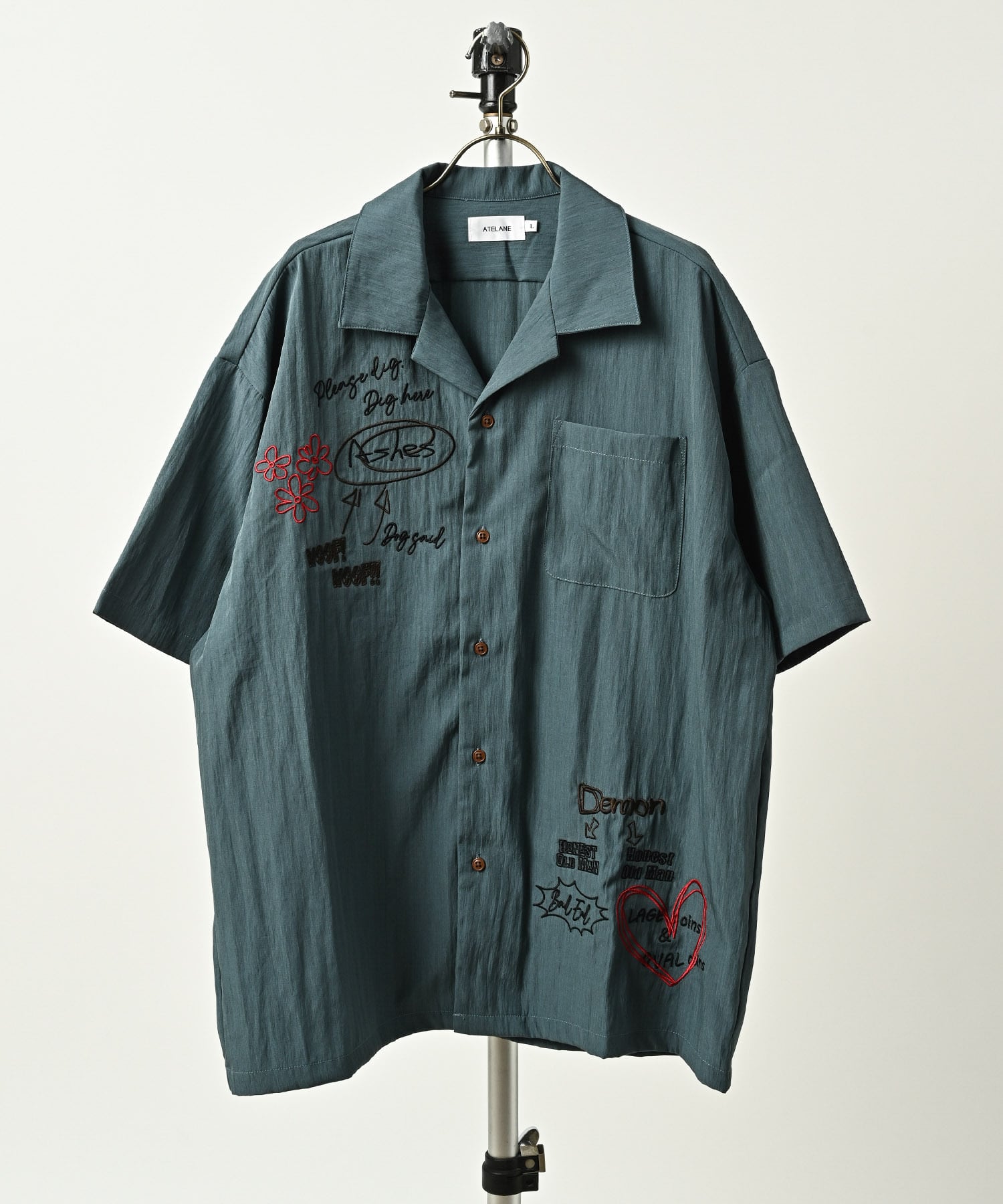 ATELANE T/N Chambray Graffiti Embroidered Shirt (BLU) 26A-15060