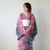 「紅と墨」〜ピーコック崩し柄〜浴衣・夏着物・単衣