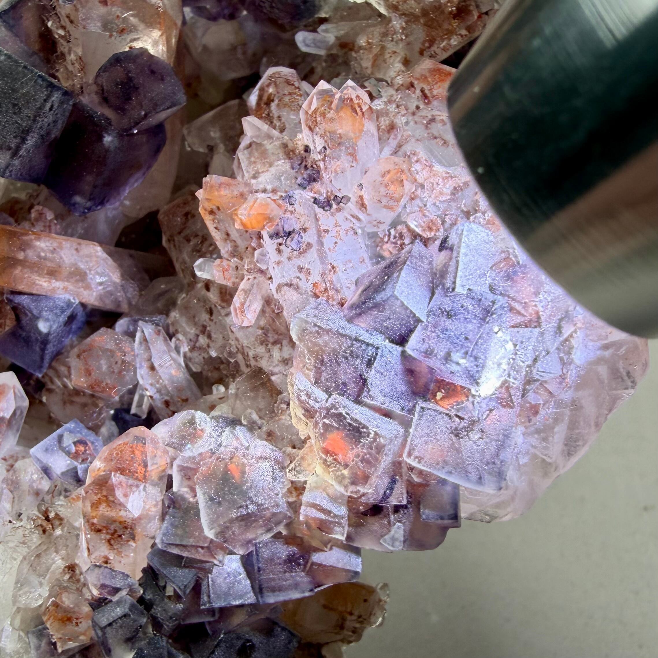 フローライト / クォーツ / ヘマタイト【Hematite in Quartz