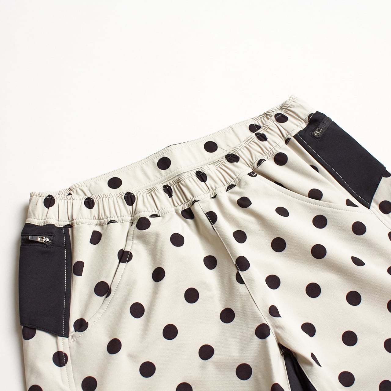ranor（ラナー）DOTS MIDDLE SHORTS - BEIGE×Black dot メンズ