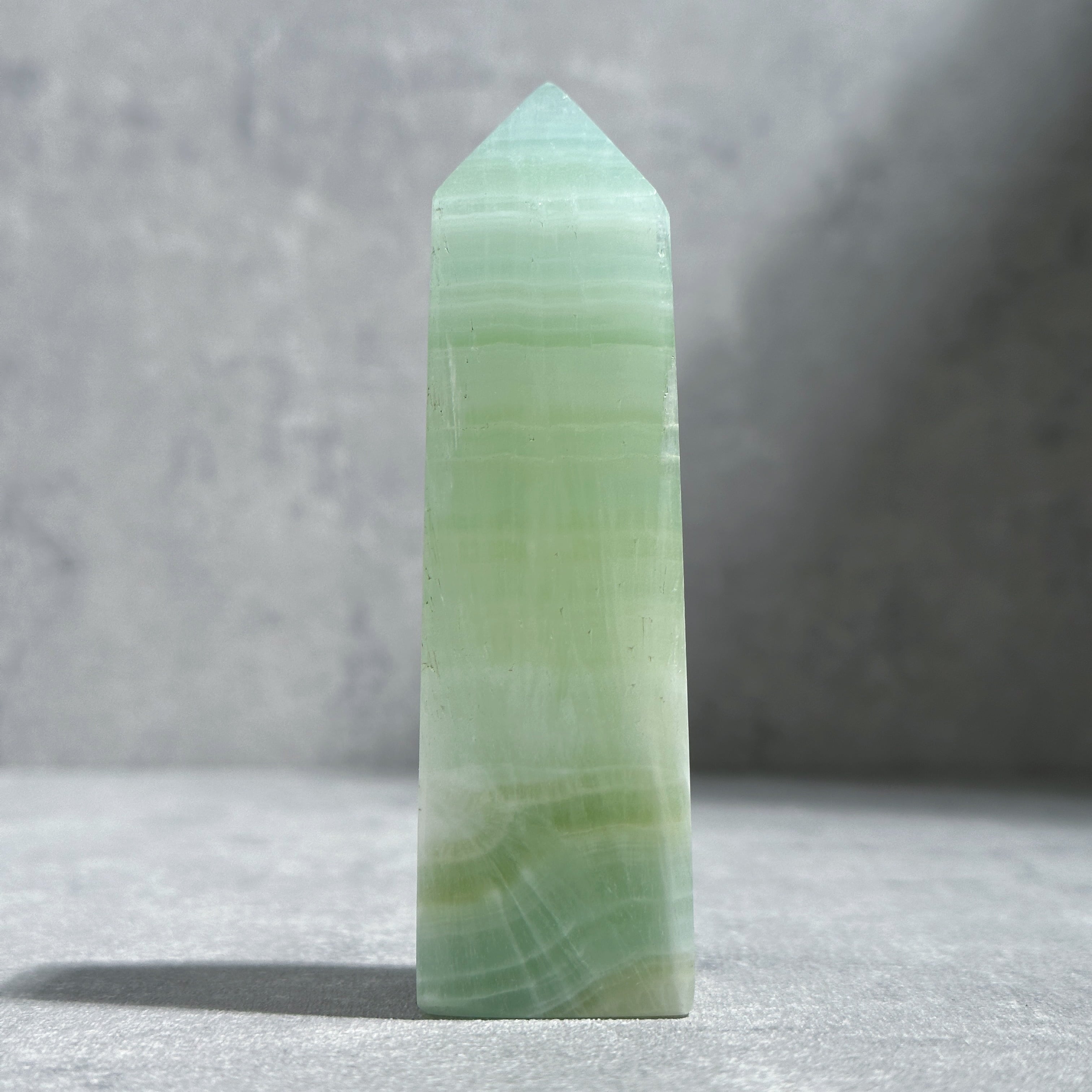ピスタチオカルサイト タワー95◇Pistachio Calcite◇天然石・鉱物
