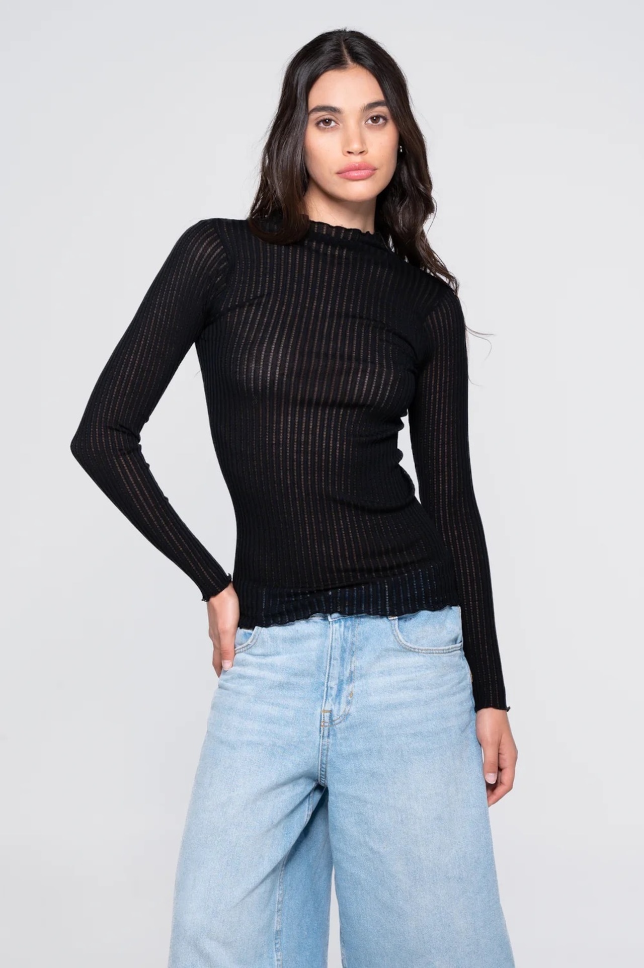 ウールシルク アジュレ モックネック 長袖 ブラック 2、3サイズ