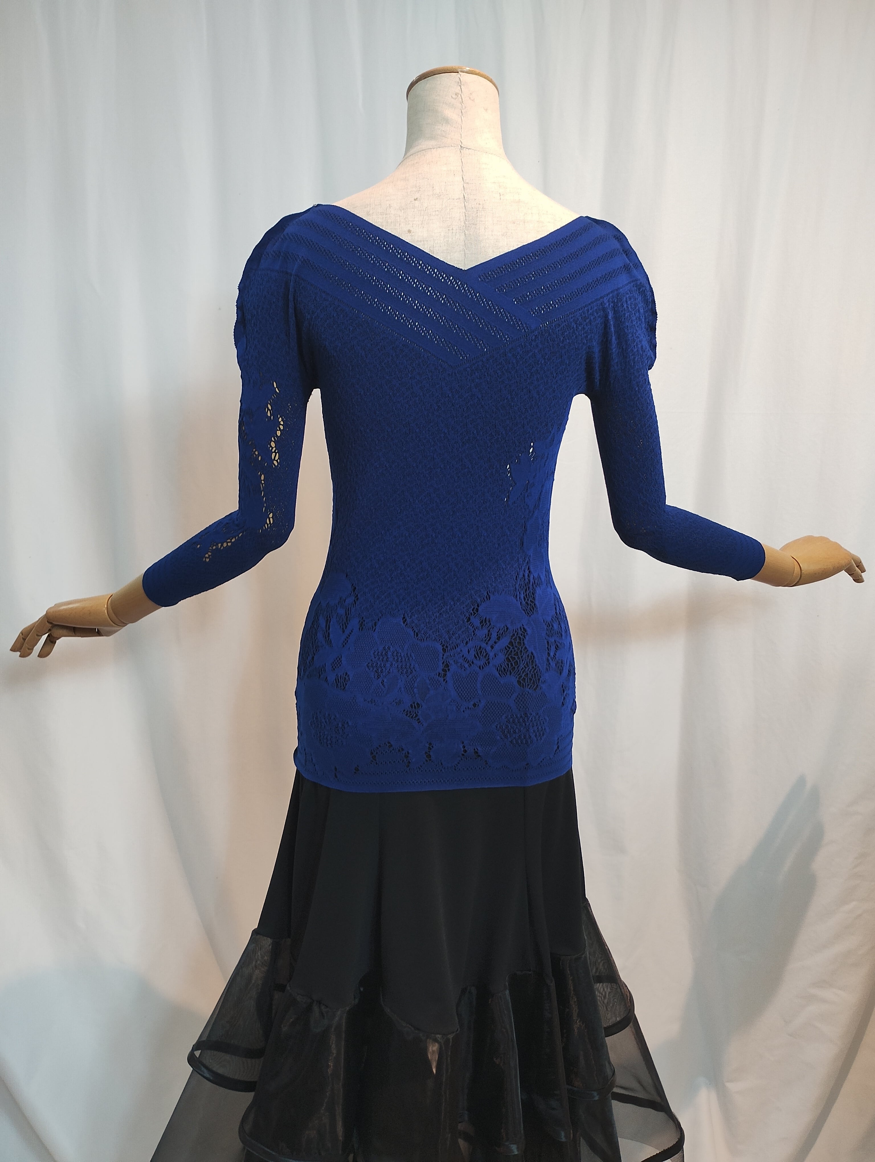 Chacottノーソーイングニット（リバーシブル青紫・黒） Chacott】ノーソーイングニット リバーシブルボートネックトップ
