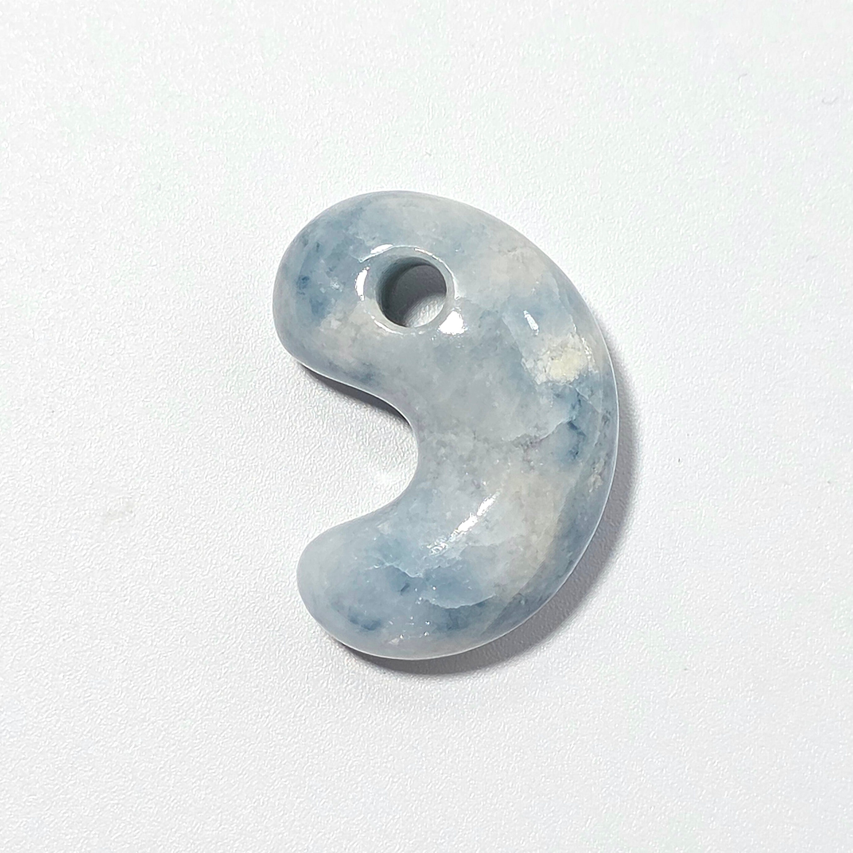 勾玉 | 糸魚川翡翠工芸家 赤羽可行BASE