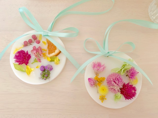 オレンジがかわいいカラフルな春のアロマワックスサシェ