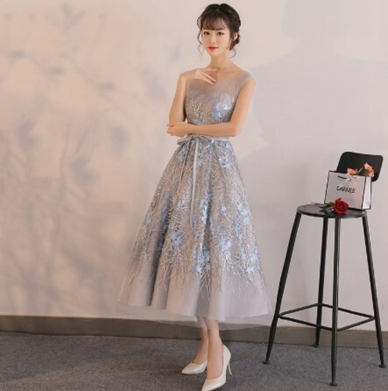 エレガント イブニングドレス ミモレ丈 グレー 繊細レース 優雅な  