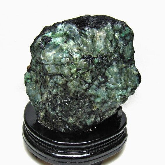 3Kg エメラルド 原石 台座付属 一点物 191-587