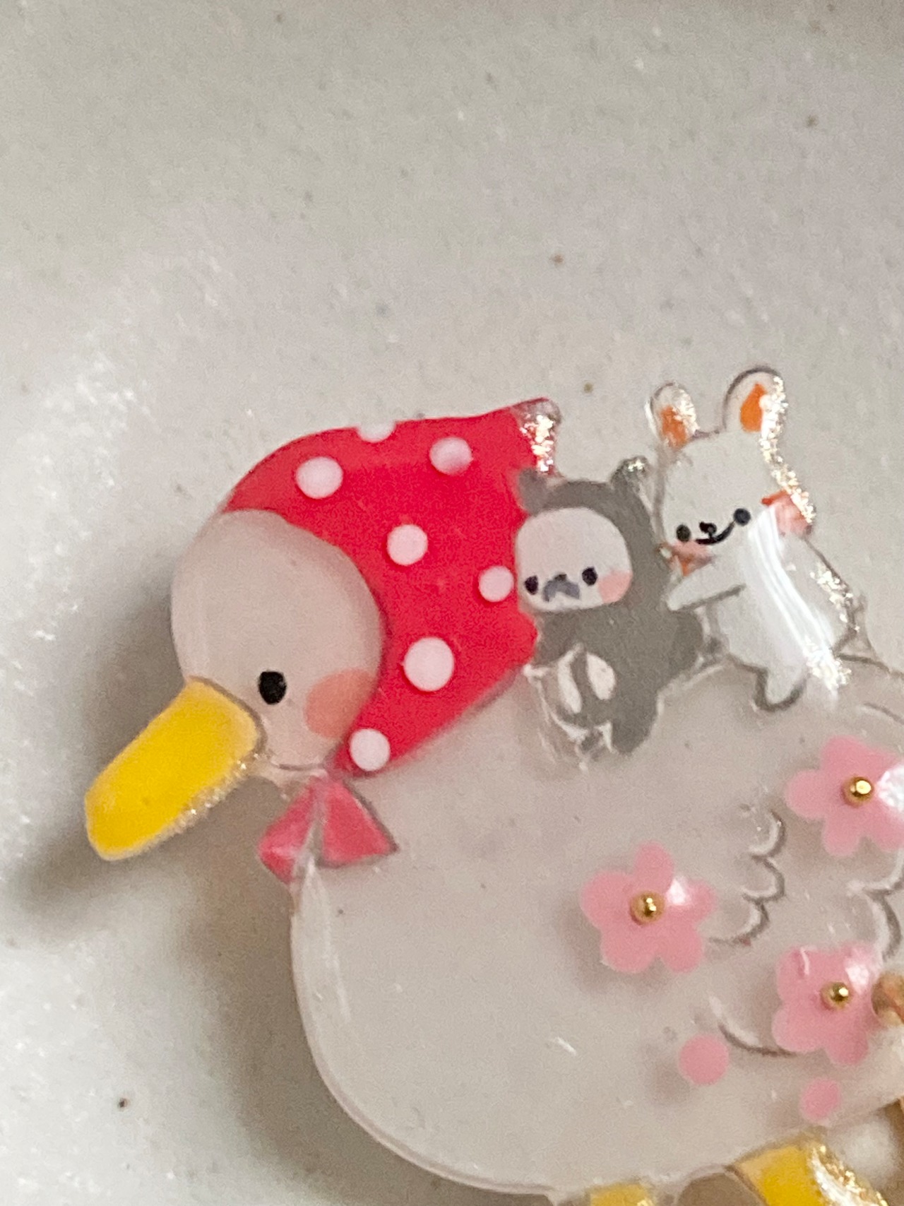 1番人気『オシャレあひるママ』ブローチ