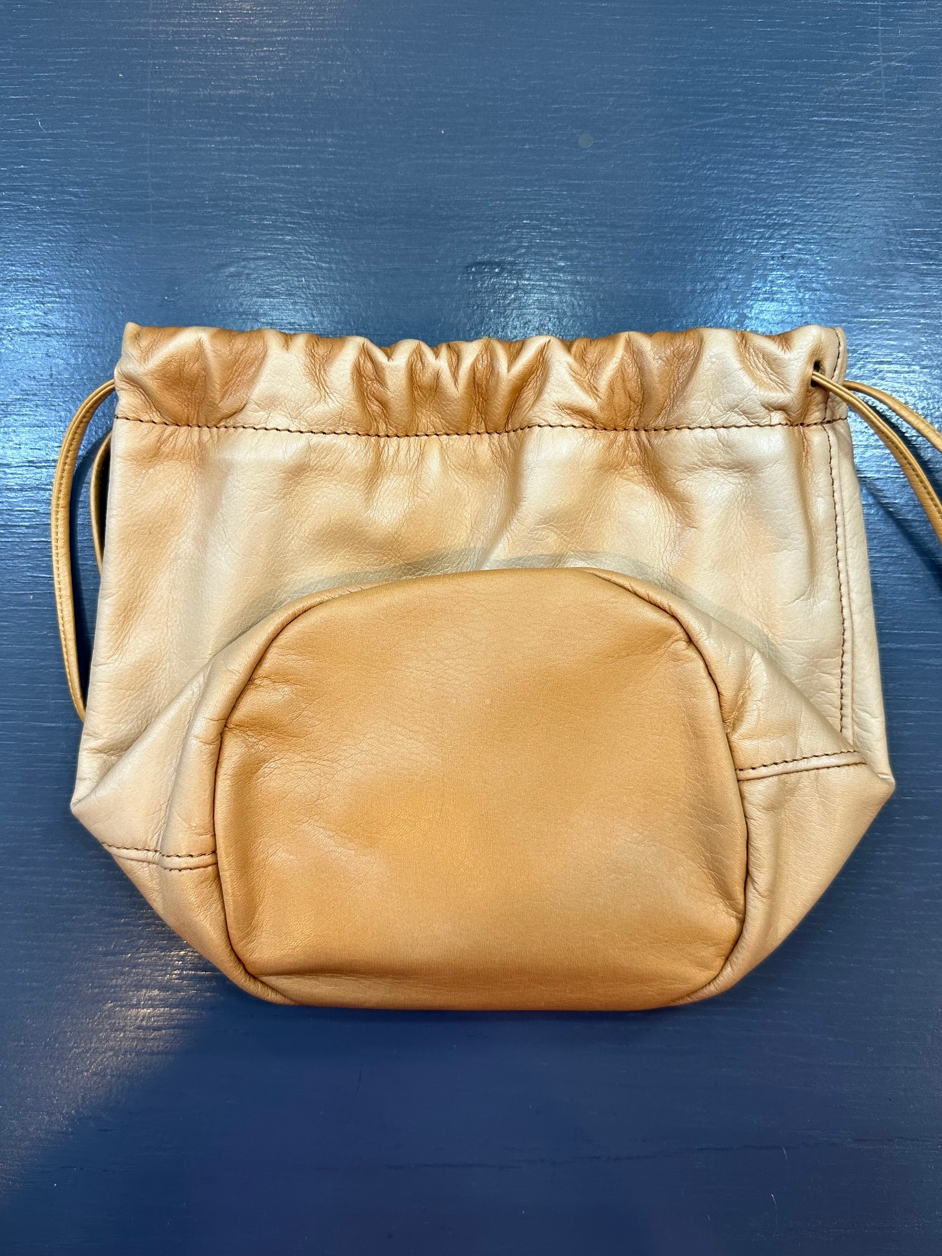 B品> Scye(サイ) /ソフトレザー巾着/ マスタード(ヌメ革) | えがお洋品