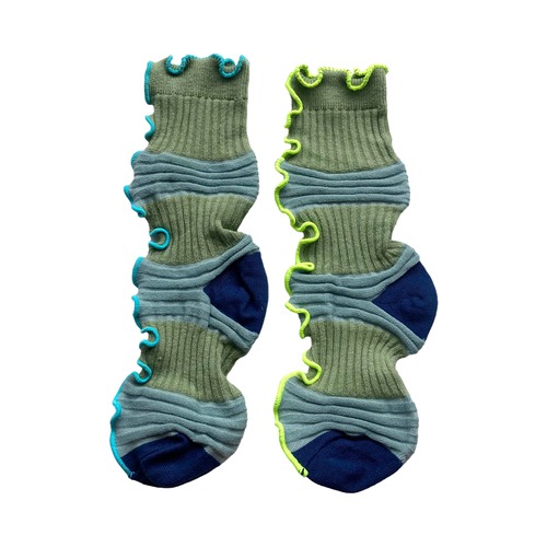 【solmu×HITOTSUDAKE】mellow uneune socks（カーキ×ブルー）ネオンイエロー×solmuブルー