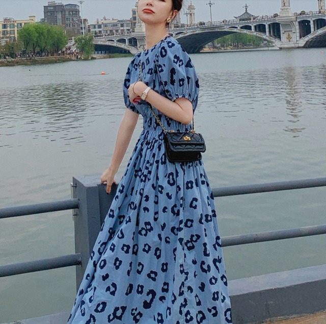 HUGO BOSS 新品ヒョウ柄 長袖 膝丈ワンピース