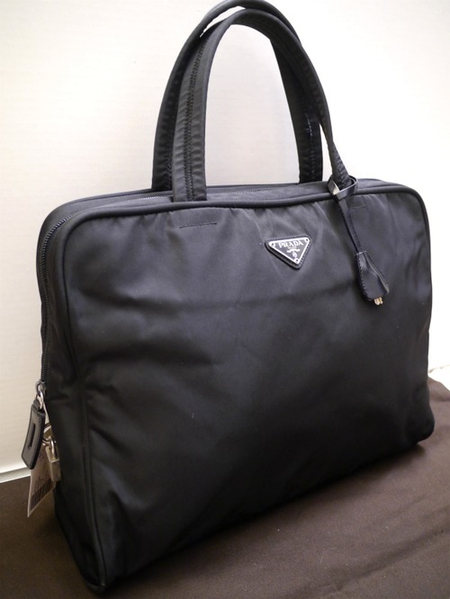定番14万◆PRADA プラダ A4対応 ビジネス可 ユニセックス ハンド バッグ ブリーフ ケース 黒◆ 時間を経ても色褪せることのないビジネス対応のアイコンモデル