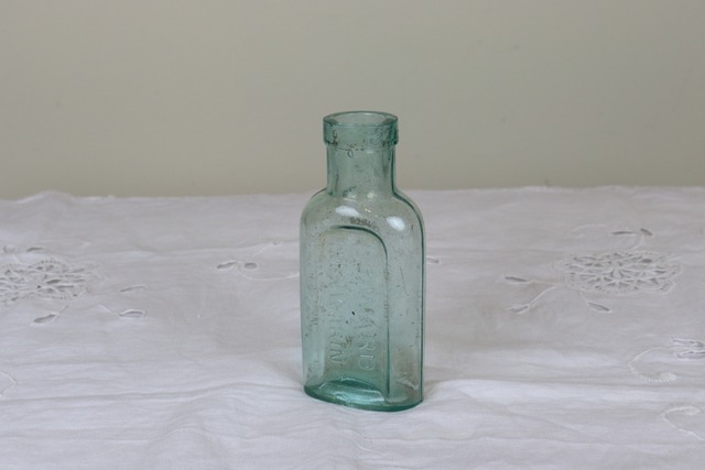 イギリス　ガラス瓶　ソース　ボトル　アンティーク　一輪挿し　花瓶　い163-13