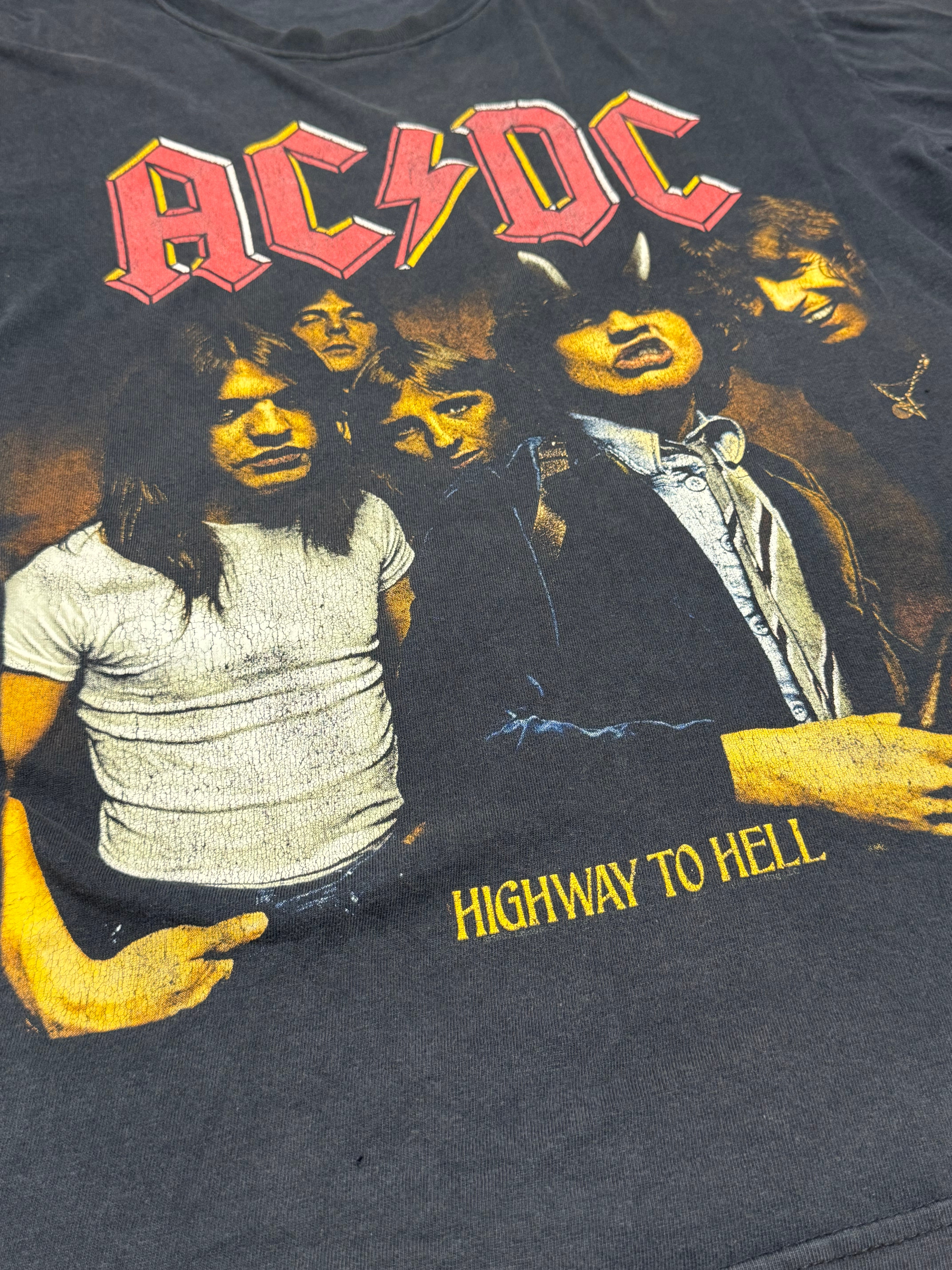 AC/DC Vintage T-shirt | KuwaKuwaT-shirts