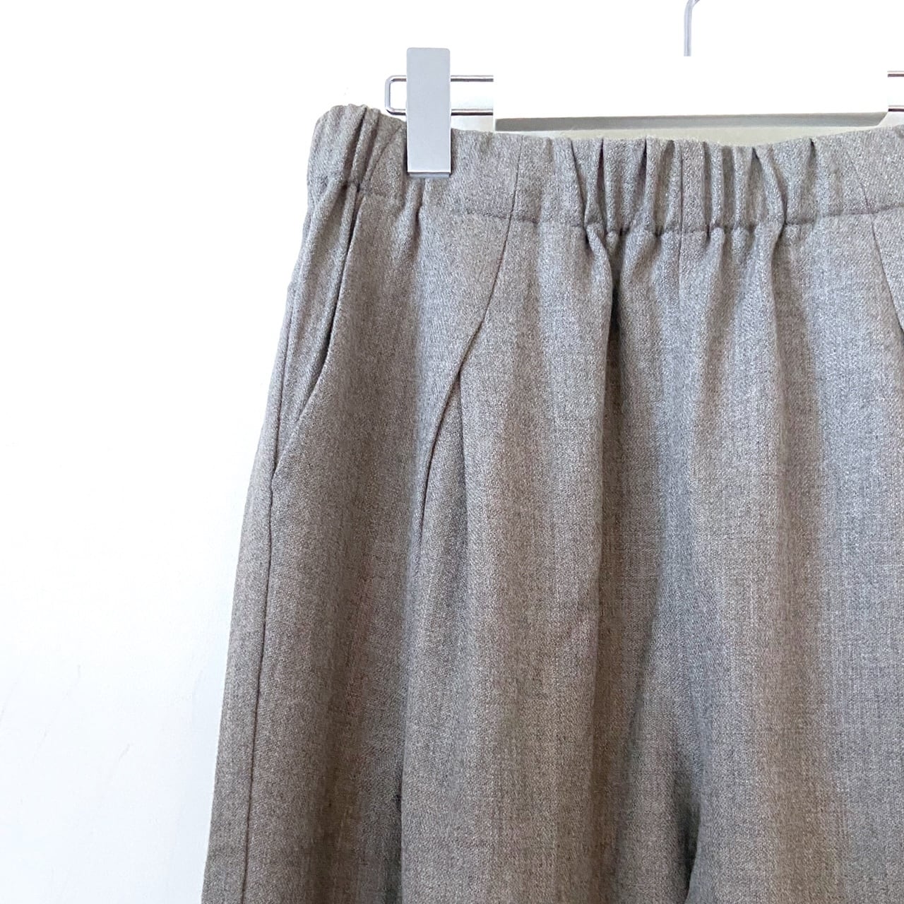 evam eva ウールタックパンツ | evam eva 通信販売 art jewelry marble