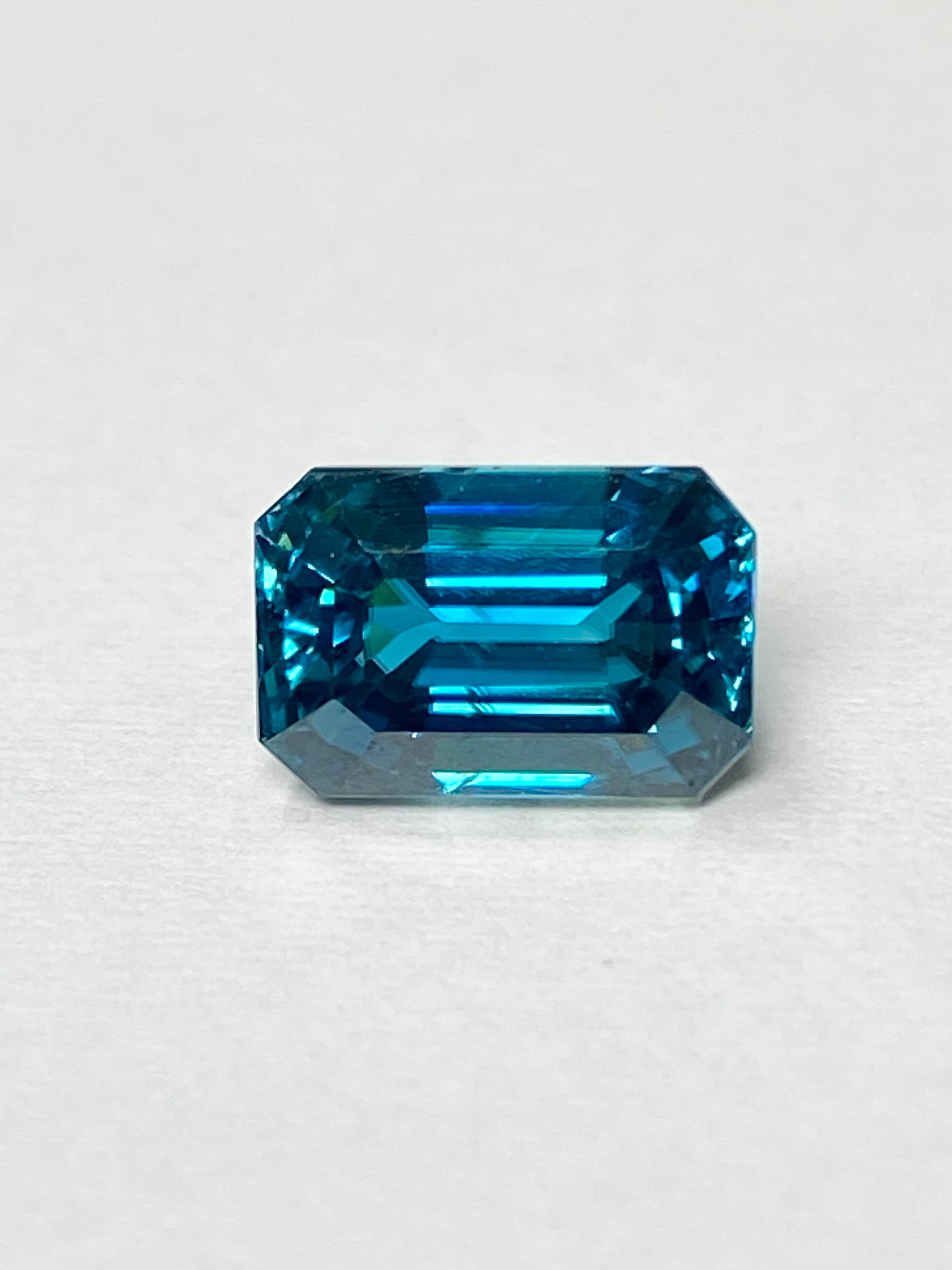 ブルージルコン 4.88ct ルース | シークレットベース Secret Base