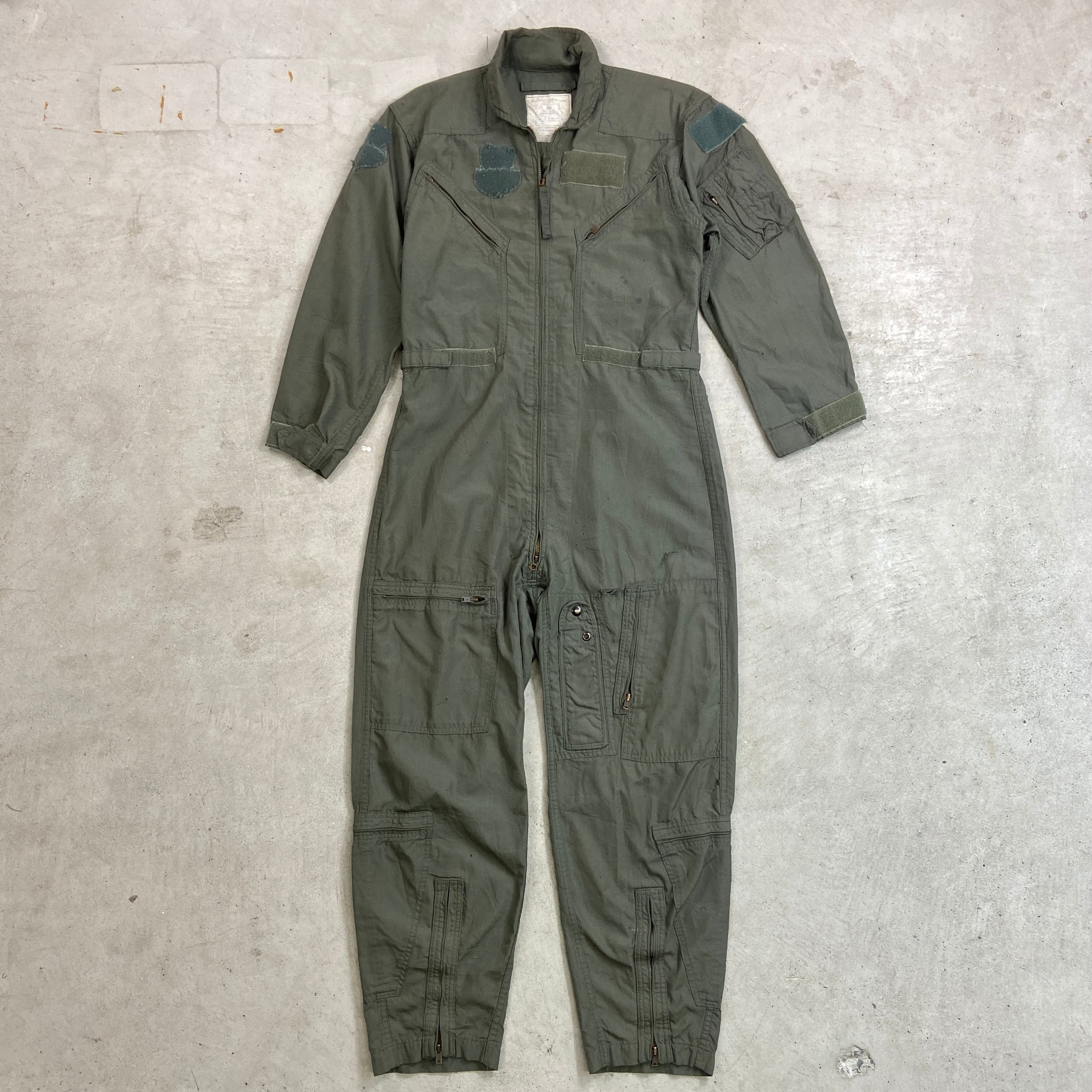 オリーブグリーン オーバーオール　ビンテージ　vintage 古着　軍物 70年代 U.S.AIRFORCE CWU‐27/P フライトスーツ メンズL相当 古着 70s