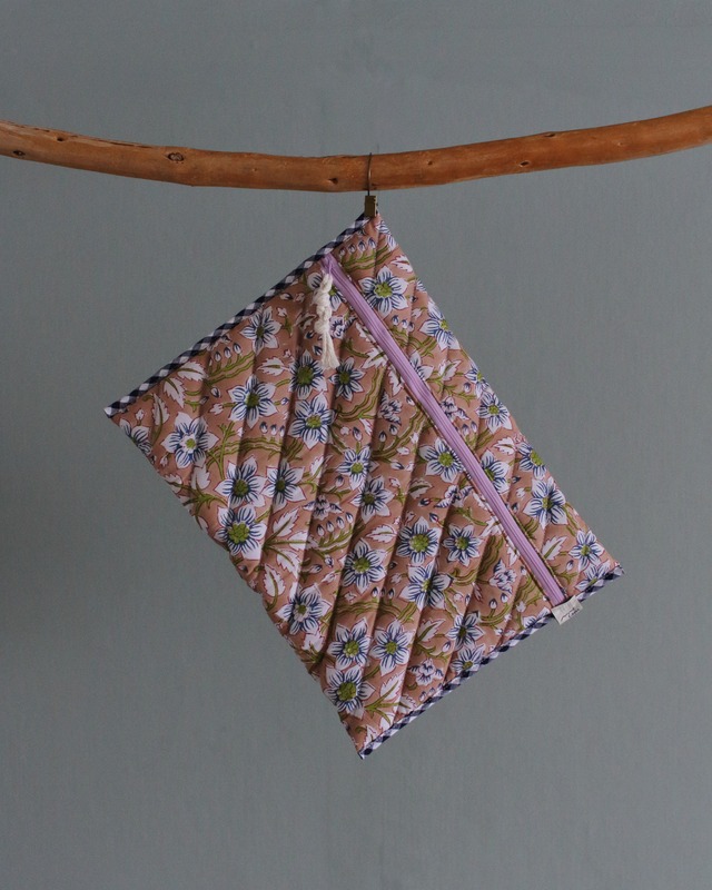 Block quilt Laptop Sleeve.<Fresh milk tea>