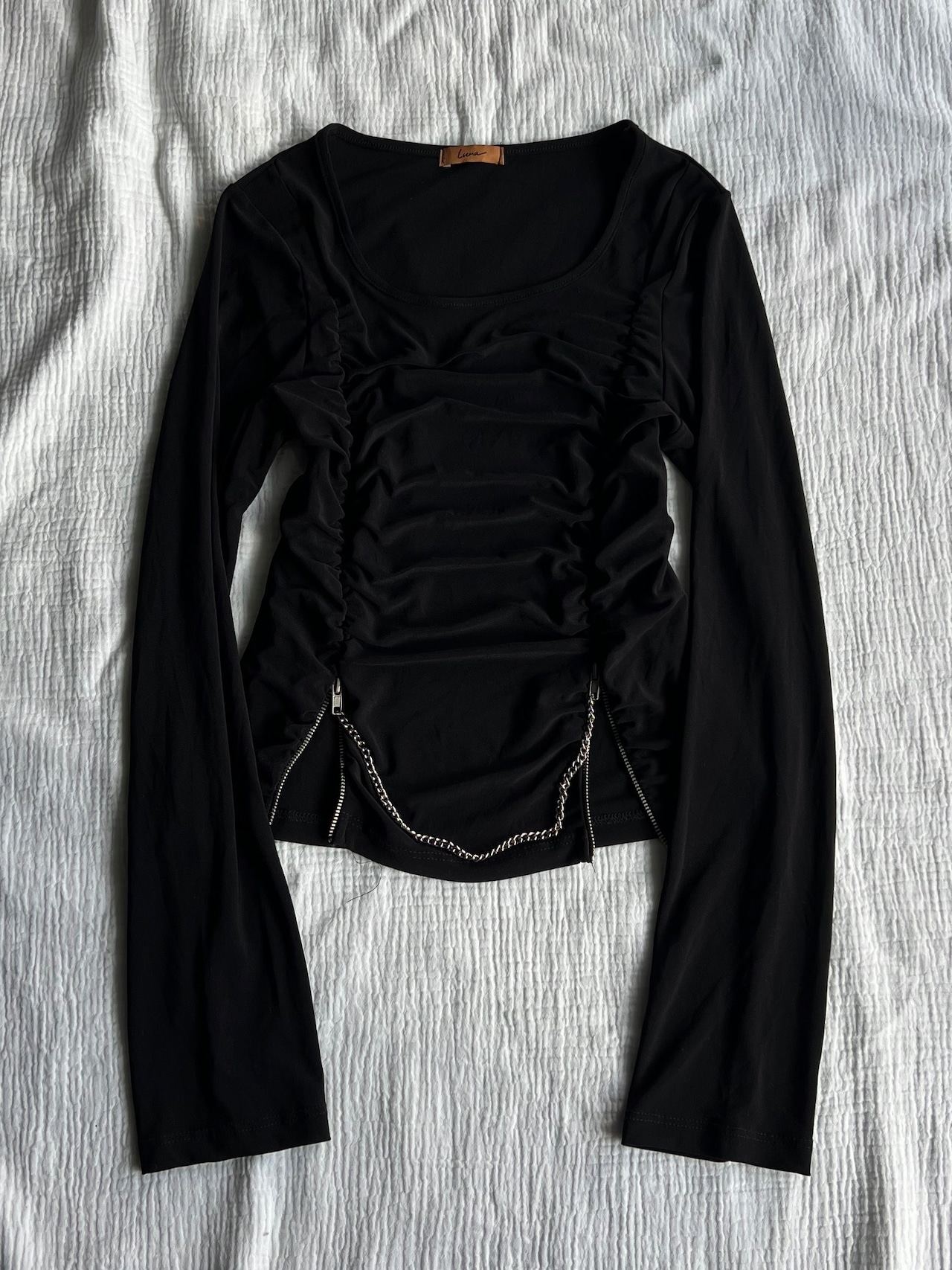 "luna" Shirring Chain Gimmick Tops