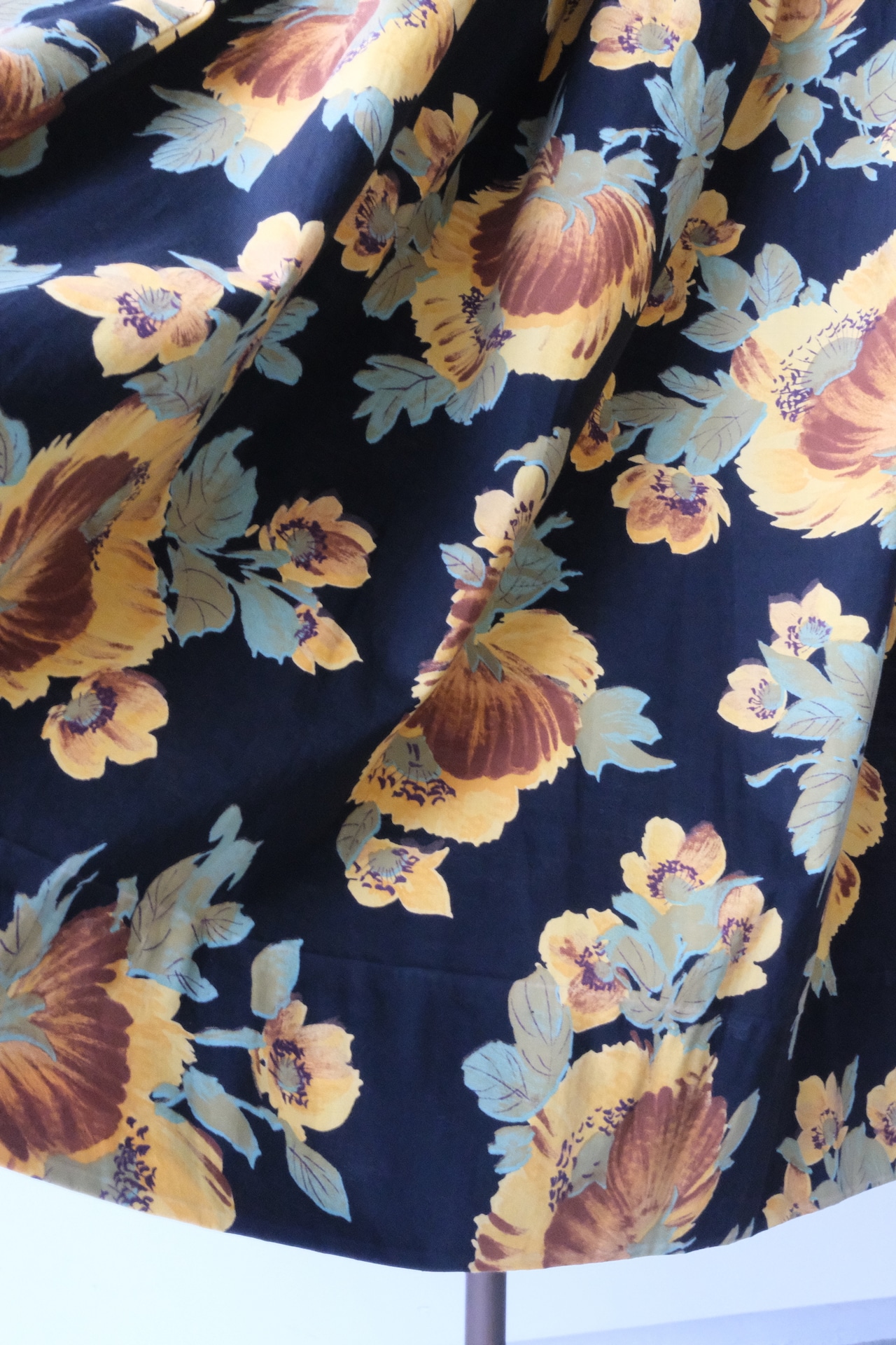 Sunflower pattern midi skirt
