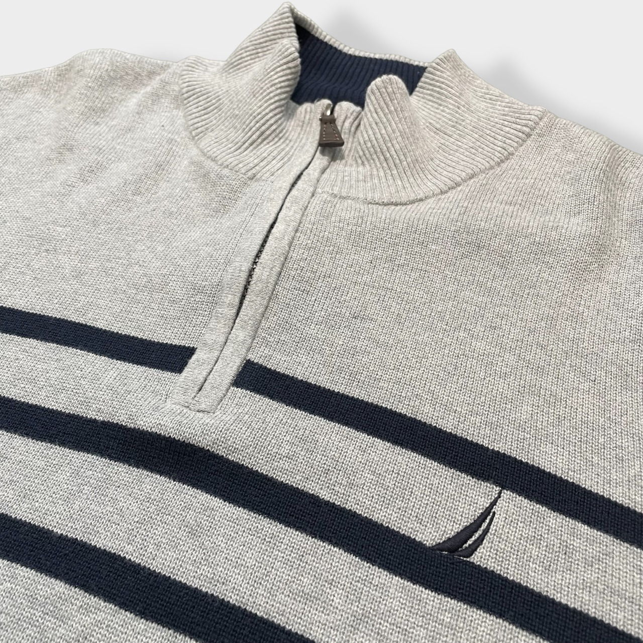【NAUTICA】ハーフジップ ニット ボーダー プルオーバー 刺繍ロゴ ワンポイントロゴ XX-LARGE ビッグシルエット ゆるだぼ ノーティカ グレー US古着