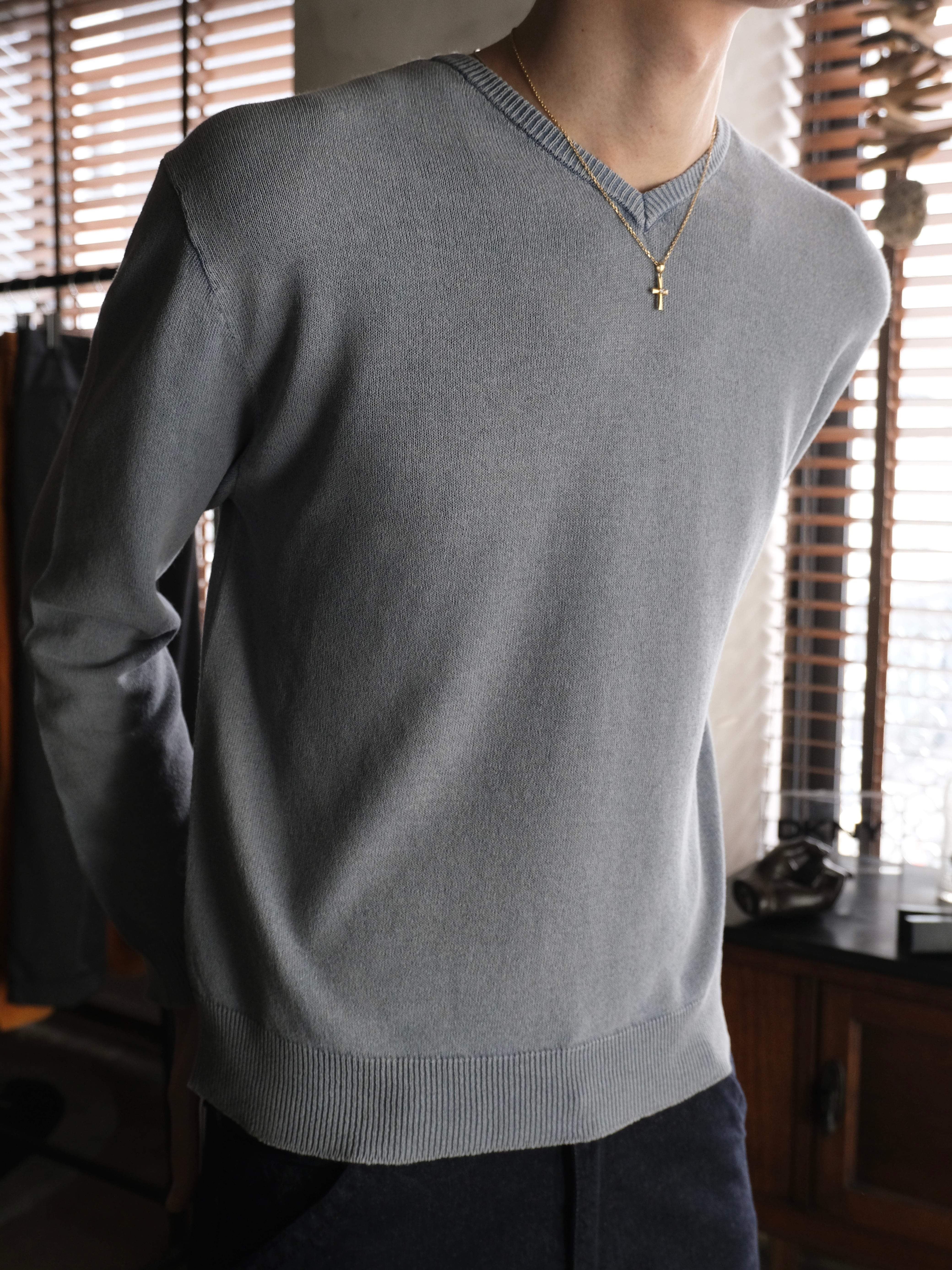 【ENCOMING】KNITTED V NECK JUMPER ENCOMING - KNITTED V NECK JUMPER Blue – STUDY SHOWROOM STORE