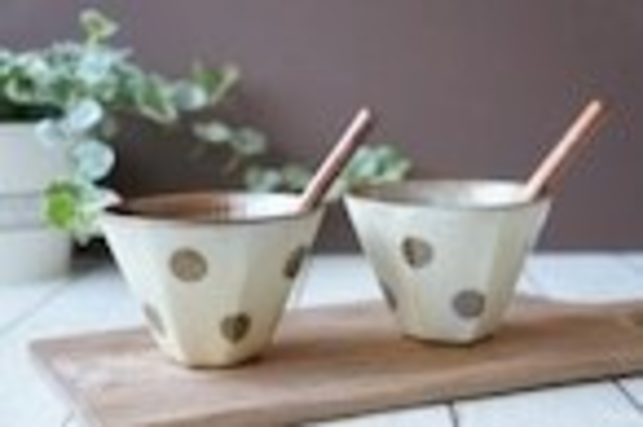 小石原焼　翁明窯元　面取り湯のみ　ミニ水玉・白釉　①【37-474】