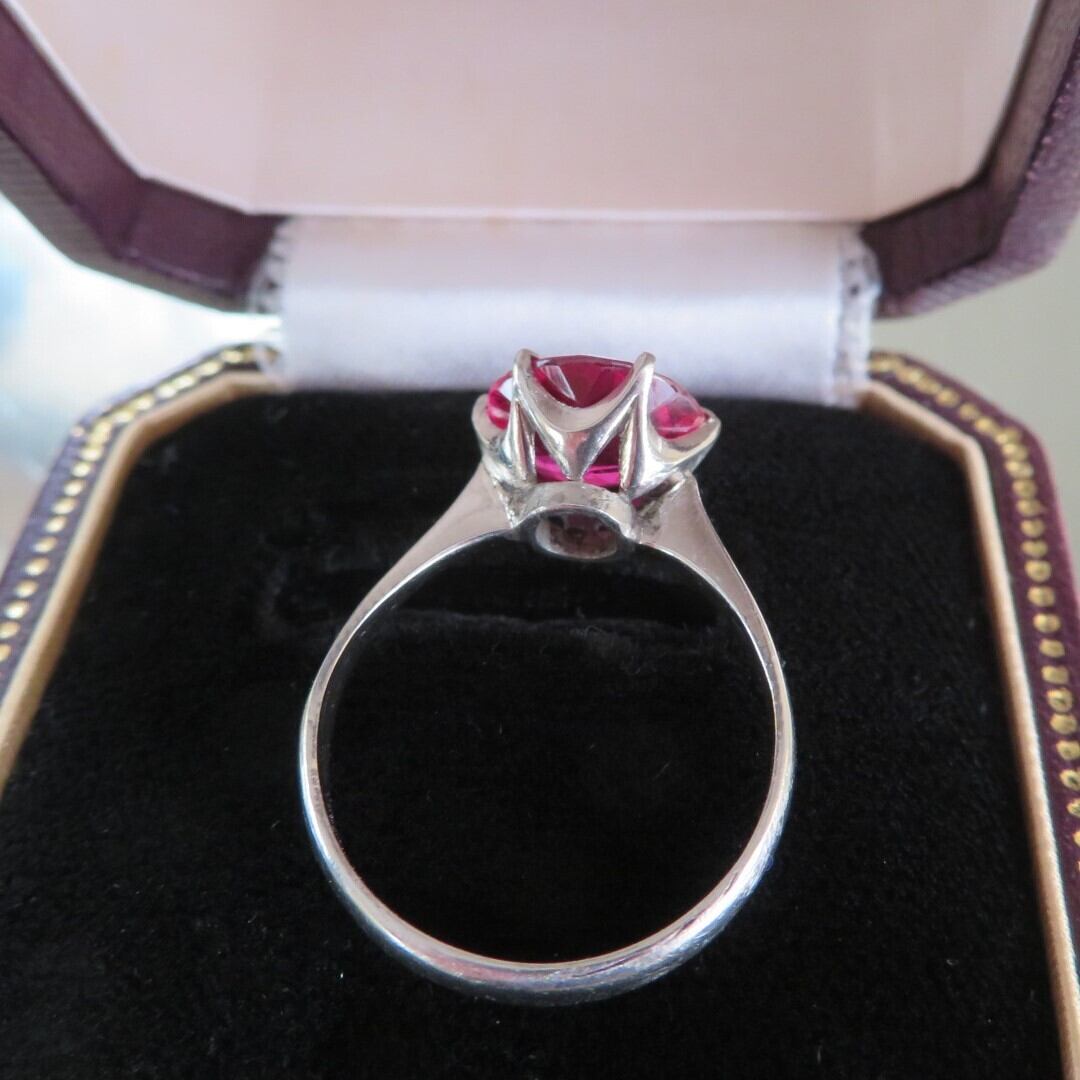 ヴィンテージ  サンプラチナ合成ルビーのリング
