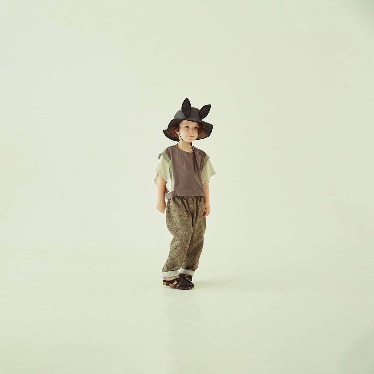 eLfinFolk(エルフィンフォルク)/ Tricolor Short tops / smoke gray