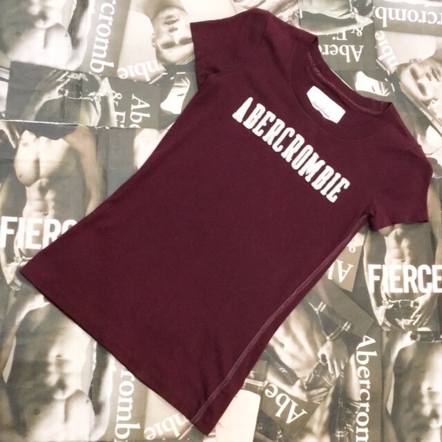 Abercrombie＆Fitch　WOMEN　Ｔシャツ　Ｓサイズ