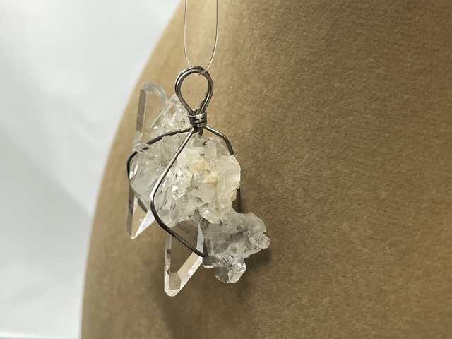 ワイヤーペンダントトップ（アーカンソー水晶）