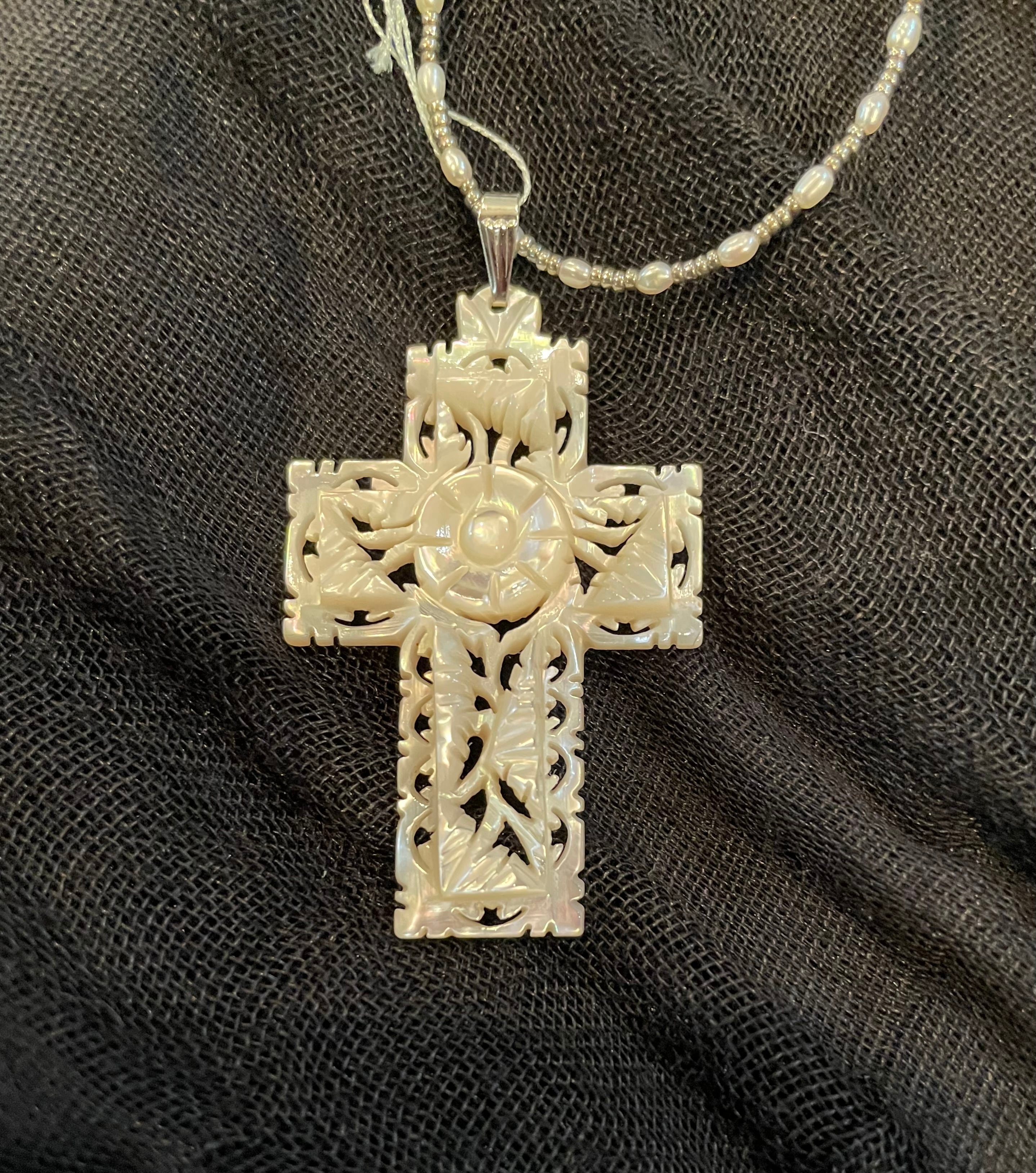 クロスベリタスは十字架、クロスアクセサリー、ロザリオ