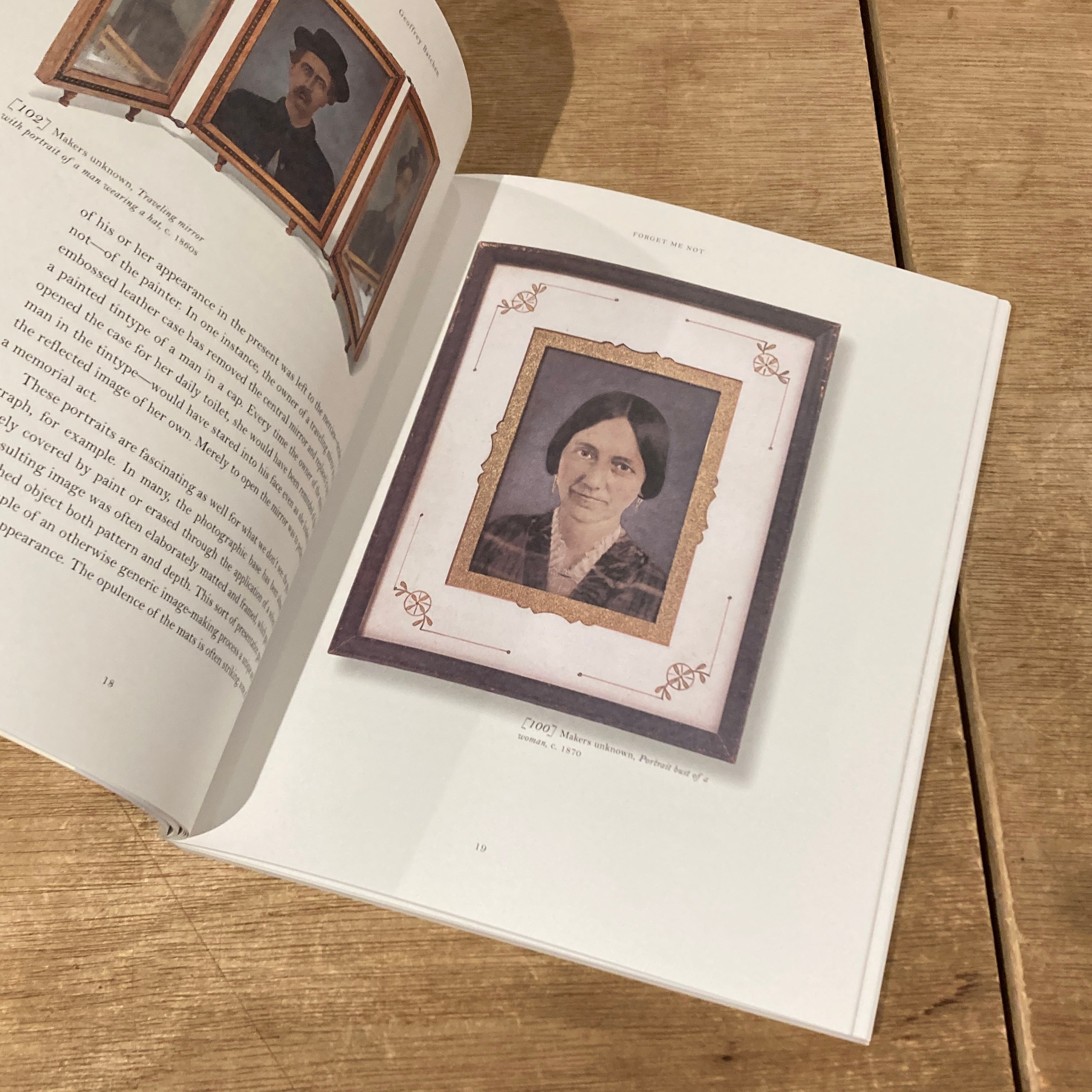 Forget Me Not: Photography & Remembrance / Geoffrey Batchen