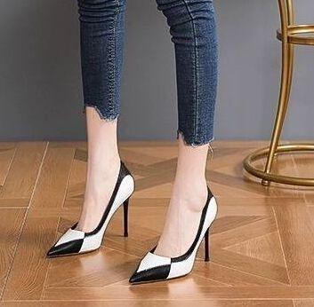 PUレザー 白×黒 ハイヒール ヒール高8.5cm ピンヒール ポインテッド