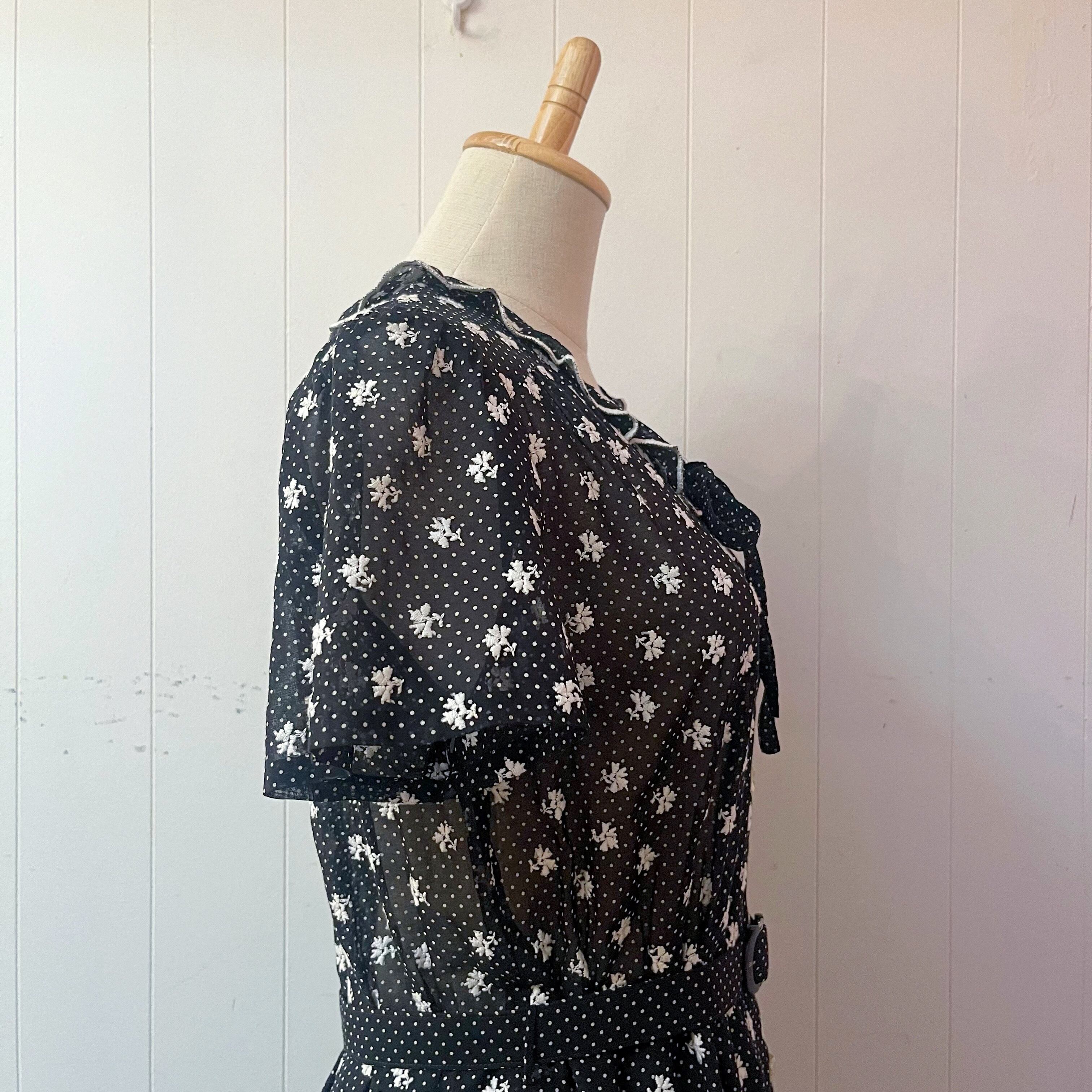 black dot scallop collar one-piece