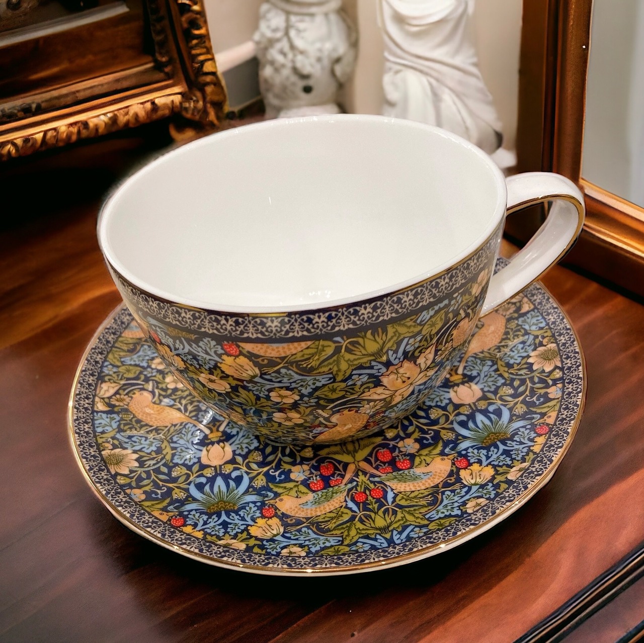 スープボウル　カップ＆ソーサー　William Morris いちご泥棒
