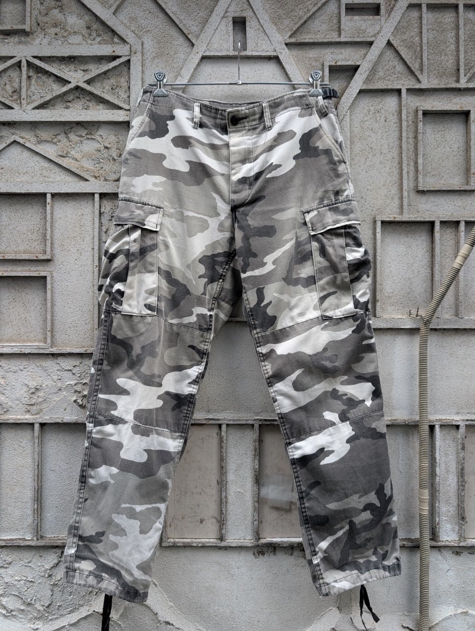 "CAMOUFLAGE PATTERNED" cargo pants