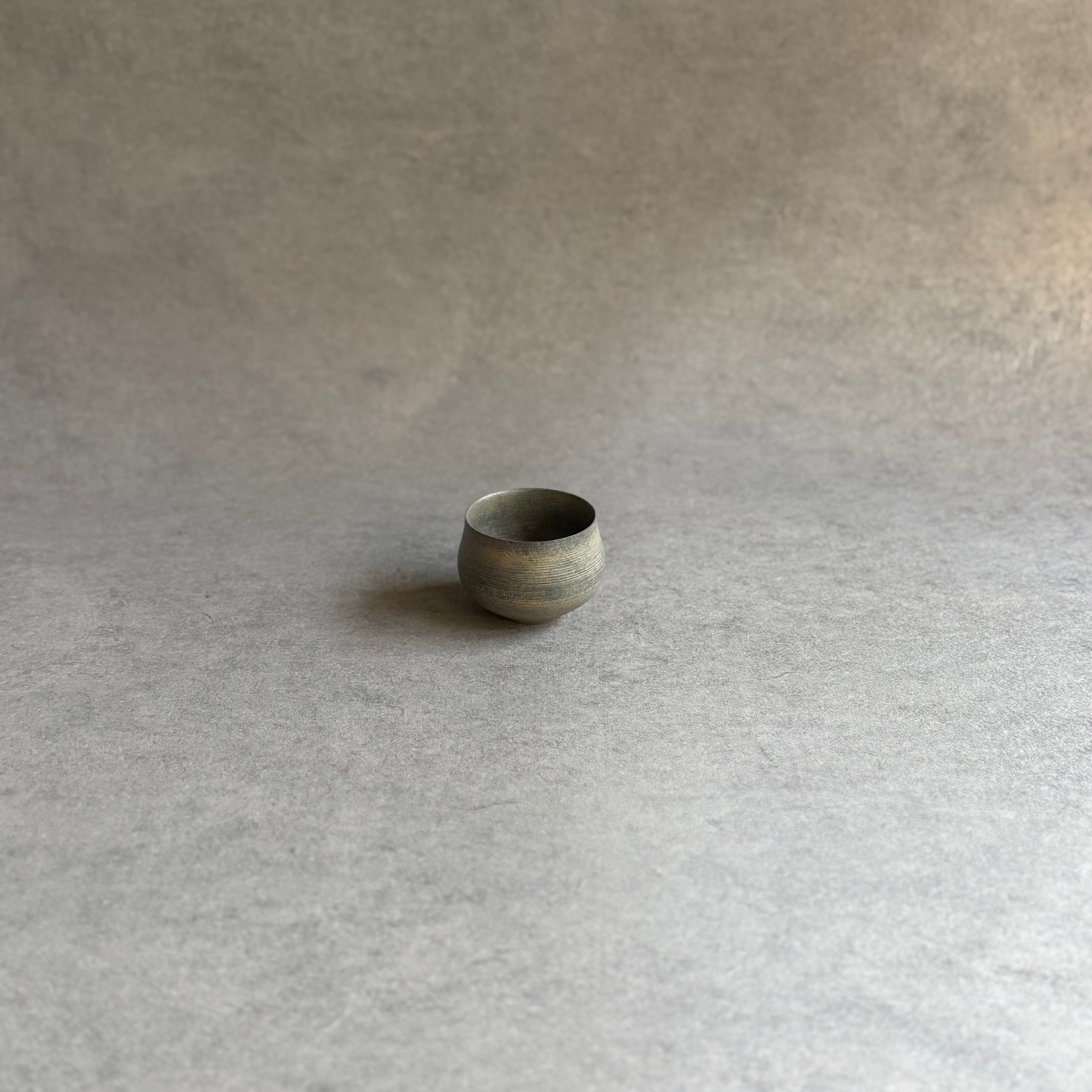 田澤祐介 平釣鐘形猪口 拭漆薄白