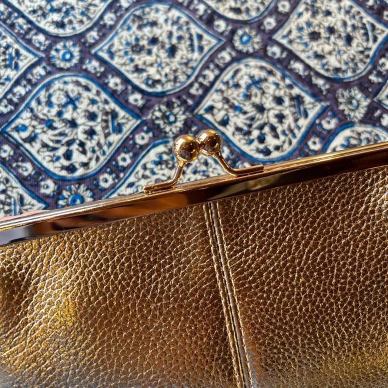 TOPANGA Accessory　Metallic Clasp Wallet 　Gold　メタリック　がま口　　ゴールド　　メタリック　財布　アクセサリー　　持ち運び収納　ウォレット